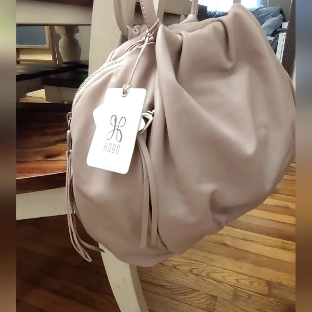 HOBO Soft Pink Hobo Bag - Picture 3 of 9